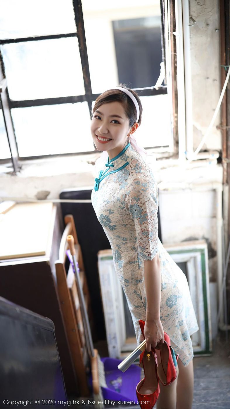 [MyGirl美媛馆] 美女模特方子萱韵味旗袍与现代丝袜古典风格写真 Vol.446