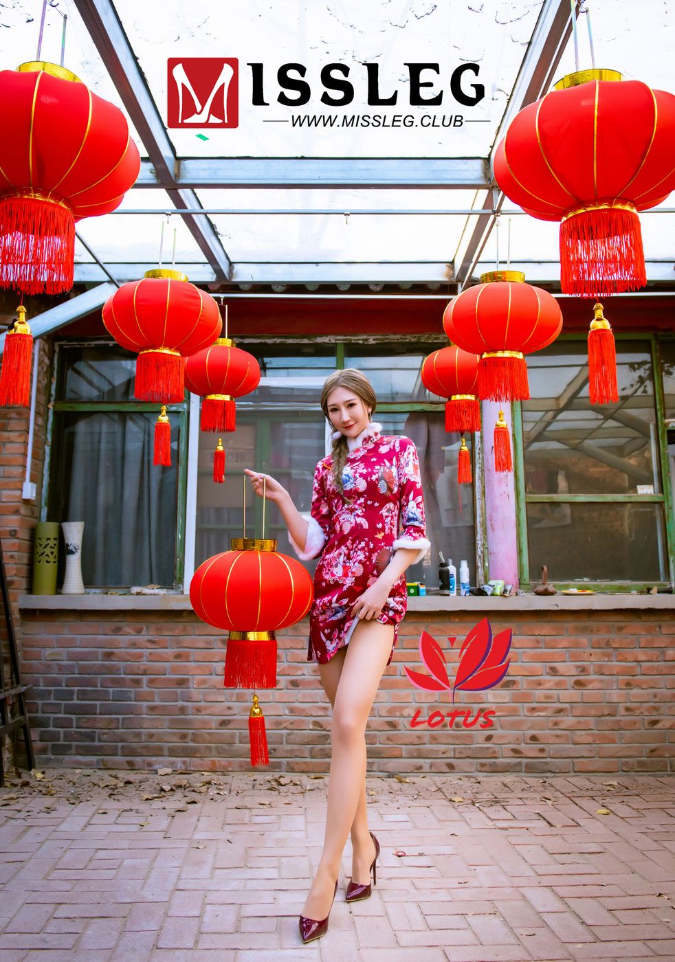 [MISSLEG蜜丝] 美女模特玄子《画院新年单人》旗袍主题写真  M005
