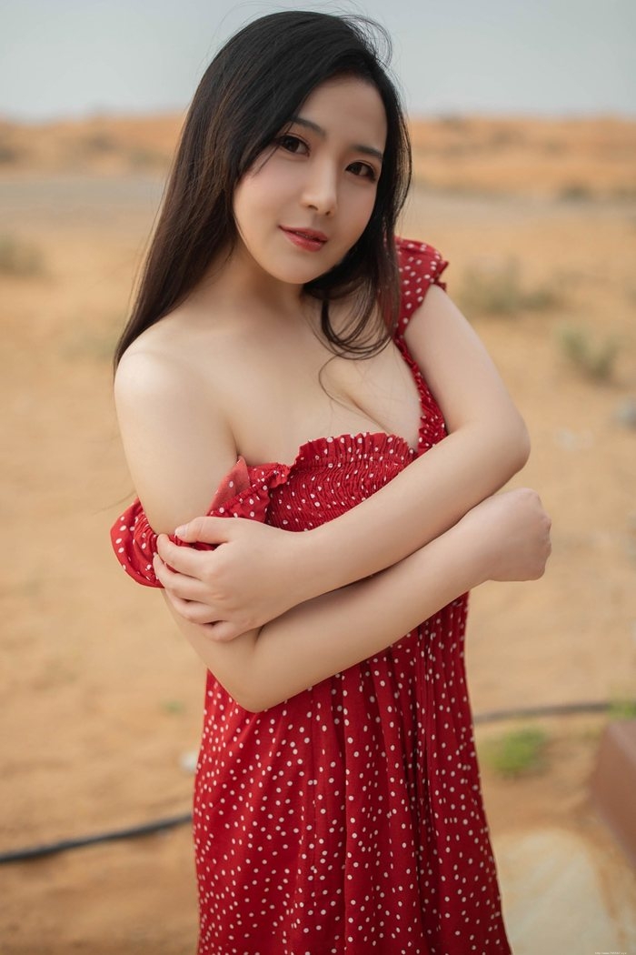 清秀美女徐微微真空上阵春光凸显