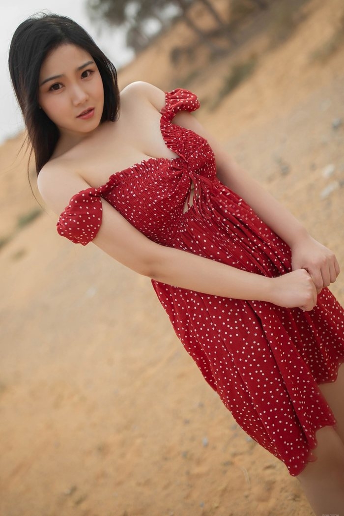 清秀美女徐微微真空上阵春光凸显