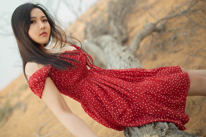 清秀美女徐微微真空上阵春光凸显