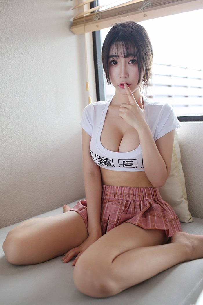 性感翘臀美女图片写真
