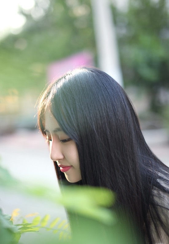 纯情优美长发mm夏天清新美丽写真10p