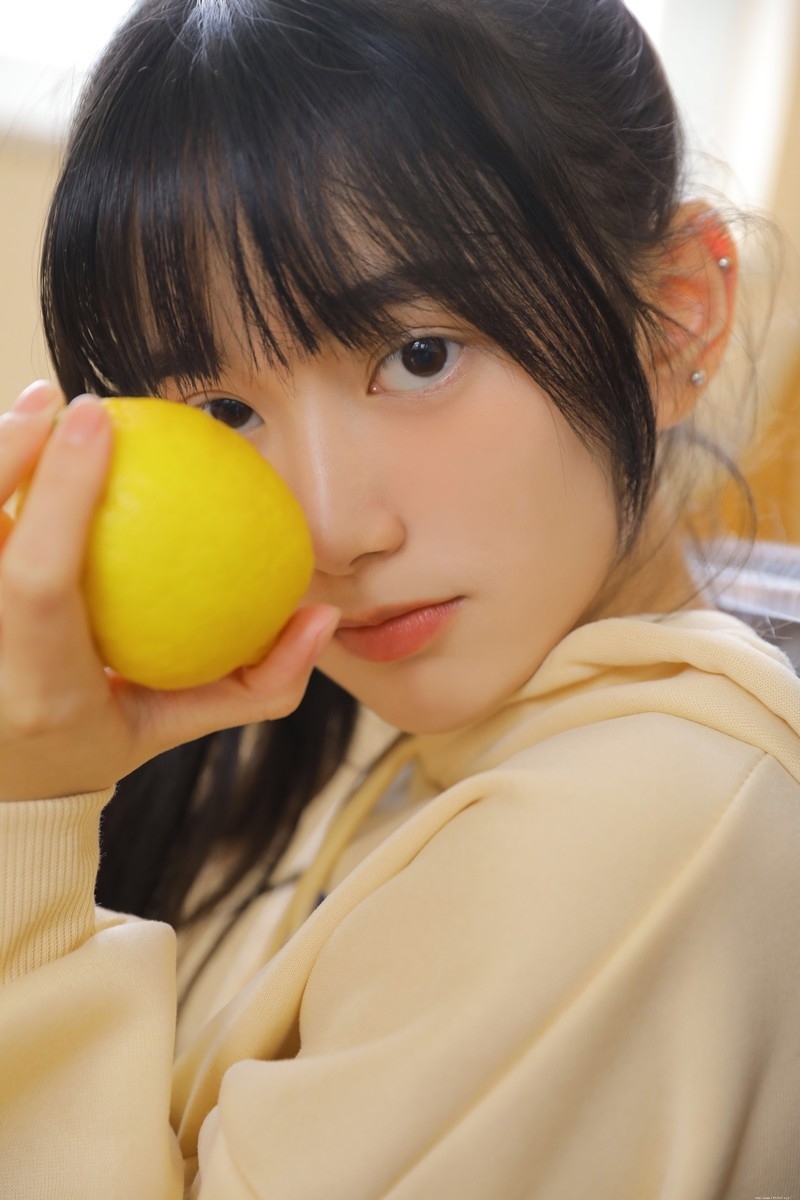 鹅蛋脸美女青春有活力写真摄影