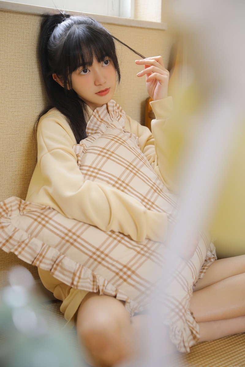 鹅蛋脸美女青春有活力写真摄影