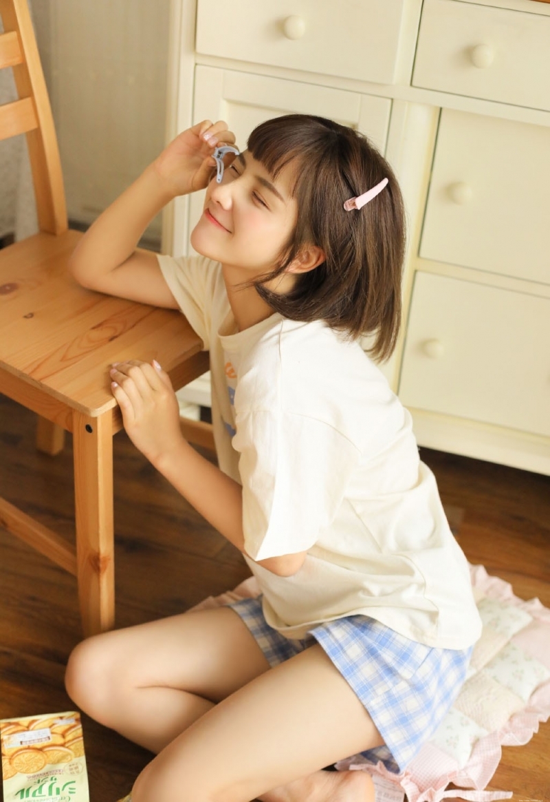 漂亮小姐姐清秀可人美女套图