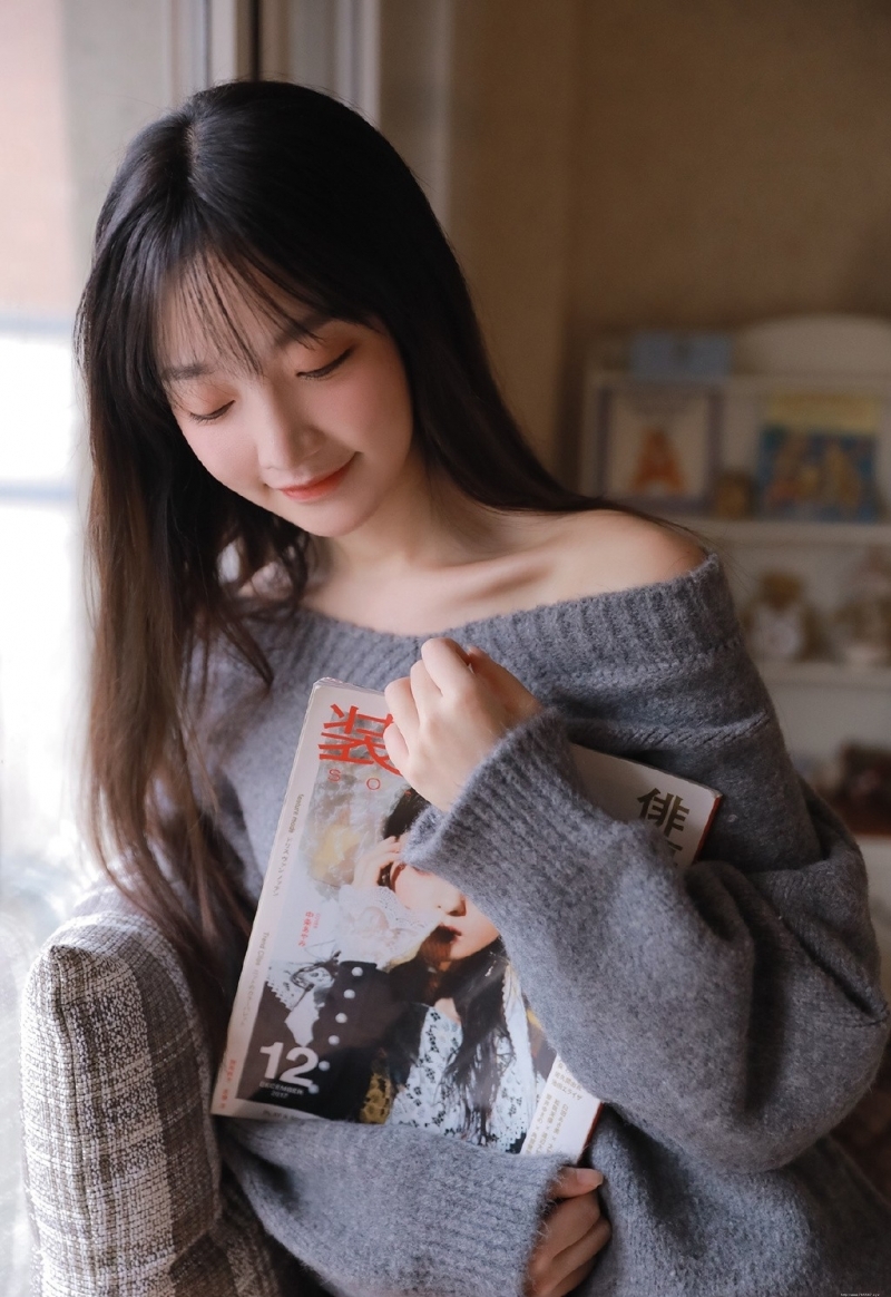 鹅蛋脸俏佳人锁骨精致性感写真