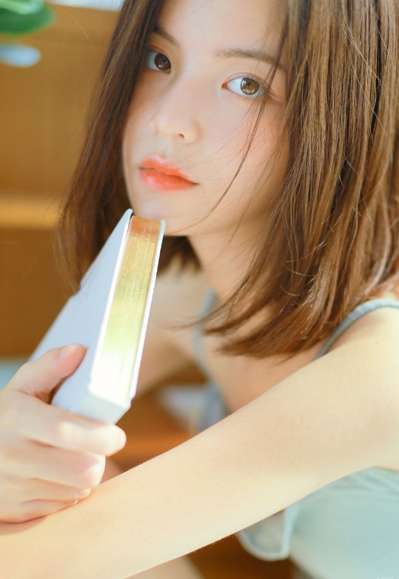 极品俏佳人明媚动人私房摄影