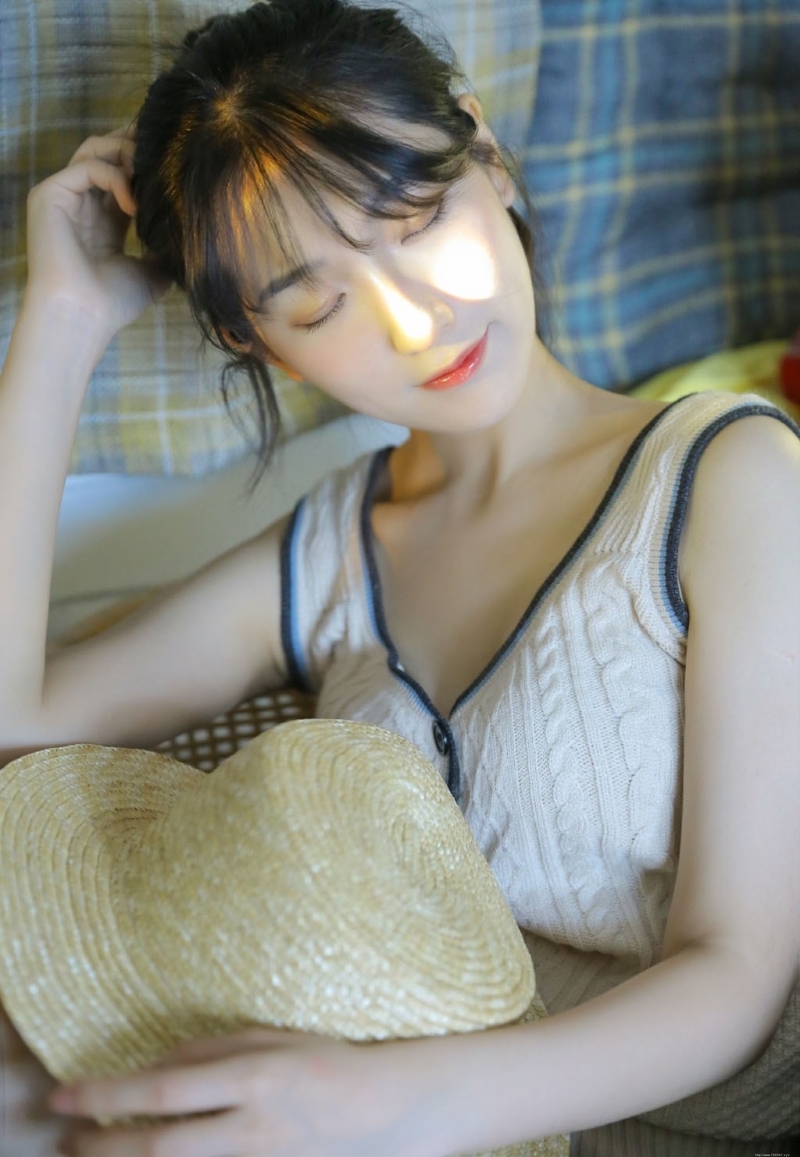 极品俏佳人明媚动人私房摄影