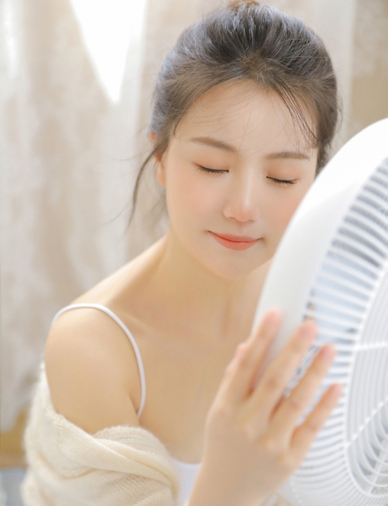 2020年漂亮小姑娘青春靓丽街拍摄影