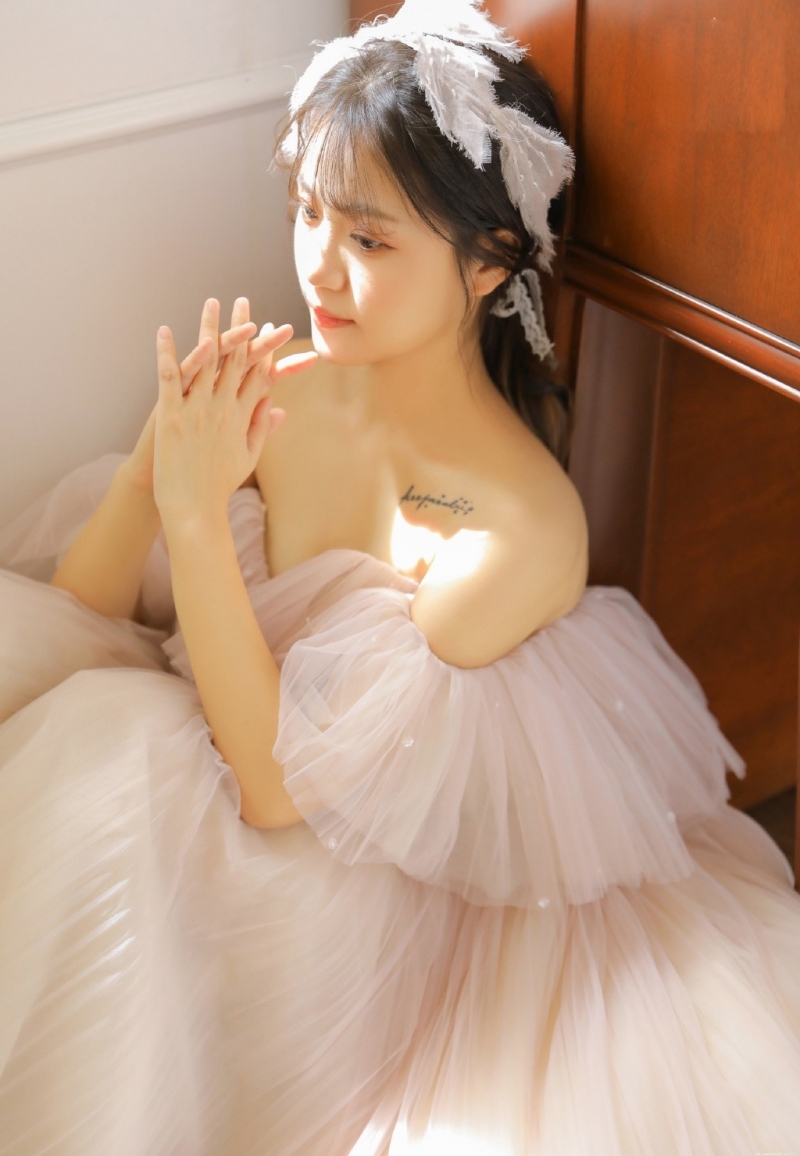 2020年漂亮小姑娘青春靓丽街拍摄影