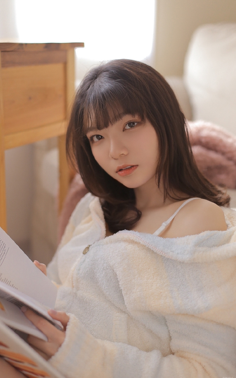 好看爱笑的女孩古灵精怪俏皮图片