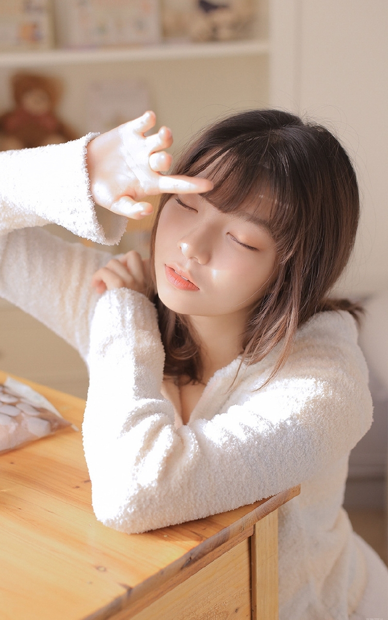 好看爱笑的女孩古灵精怪俏皮图片