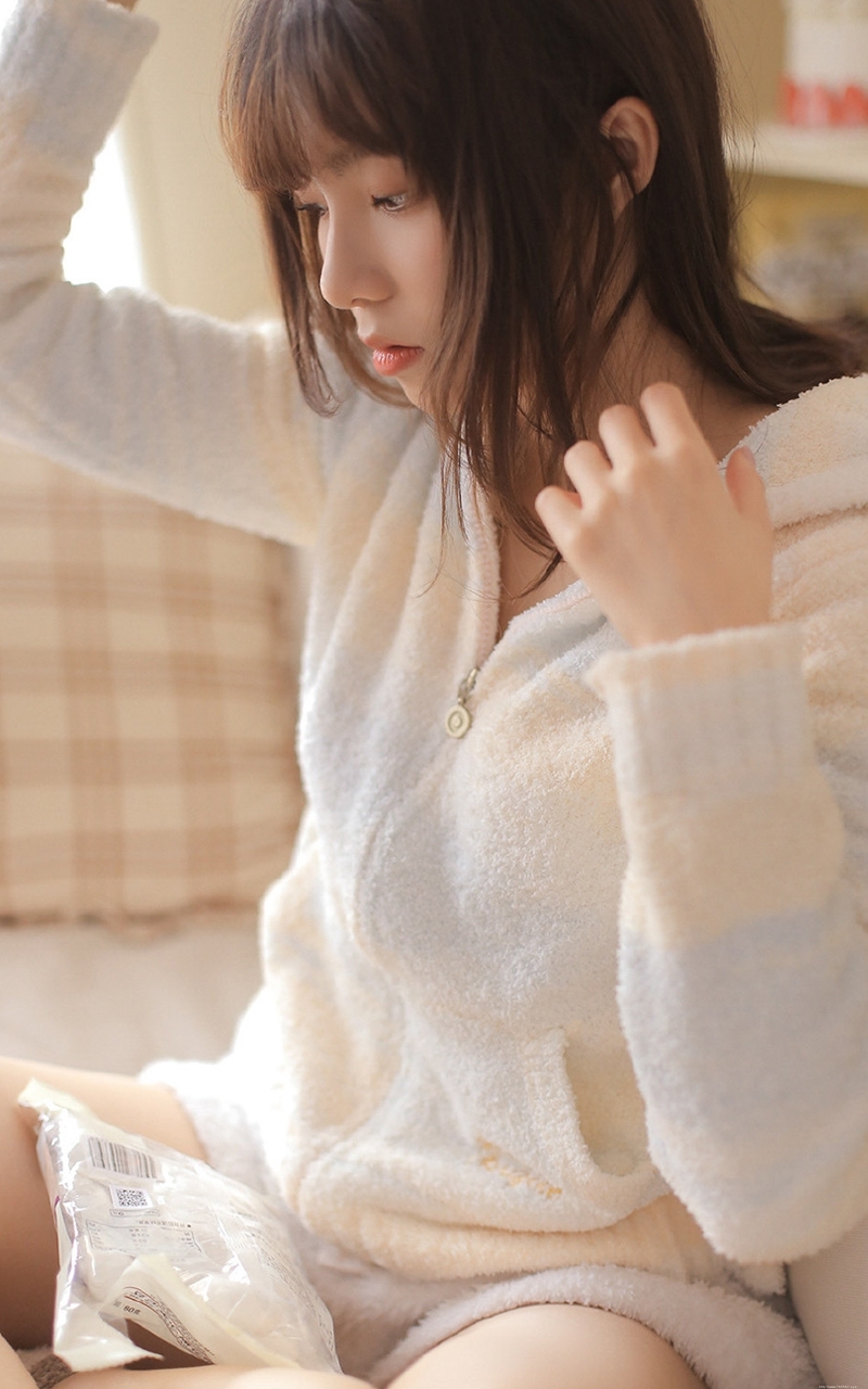 好看爱笑的女孩古灵精怪俏皮图片