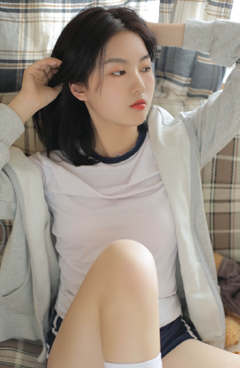 极品非主流清纯小妹唇红齿白惹火艺术写真