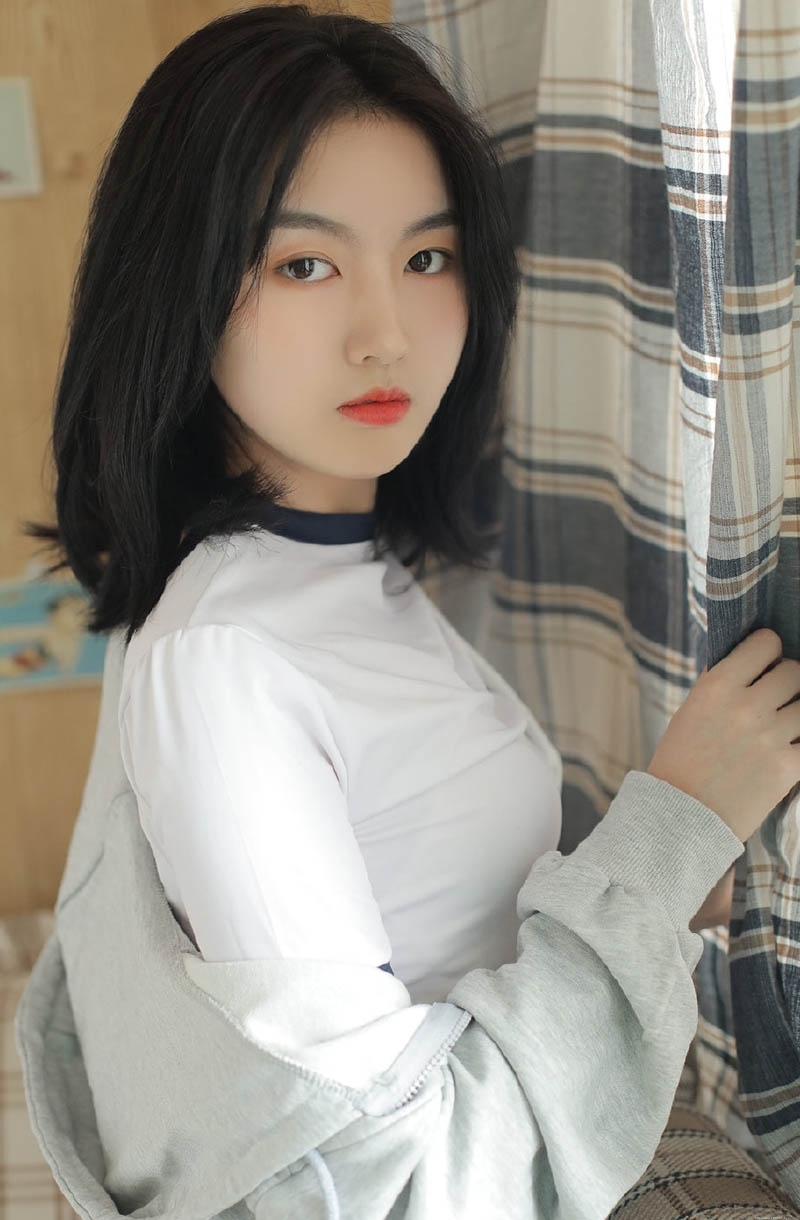 极品非主流清纯小妹唇红齿白惹火艺术写真