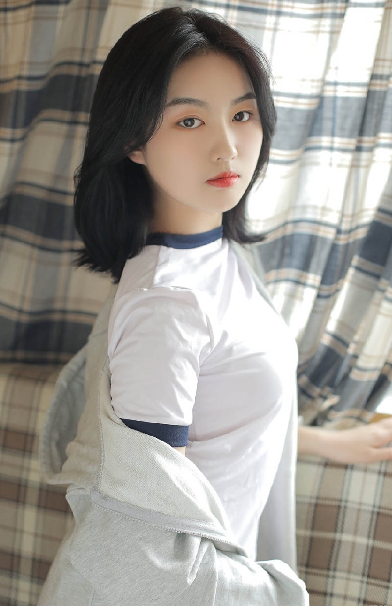 极品非主流清纯小妹唇红齿白惹火艺术写真