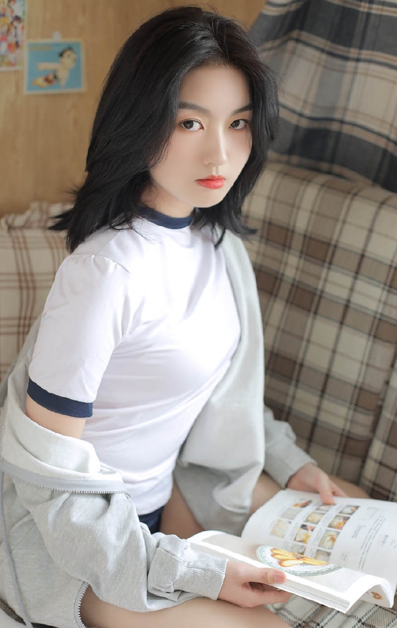 极品非主流清纯小妹唇红齿白惹火艺术写真