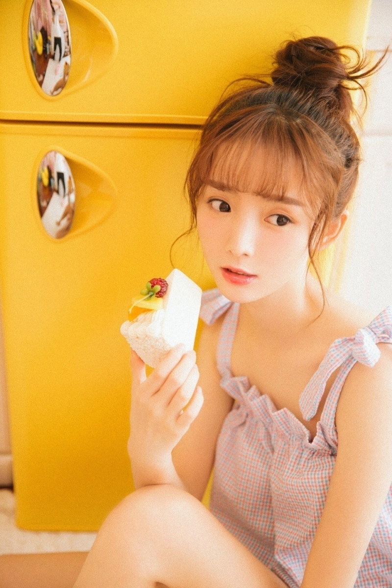 2020年元气美少女俏皮惹火私拍