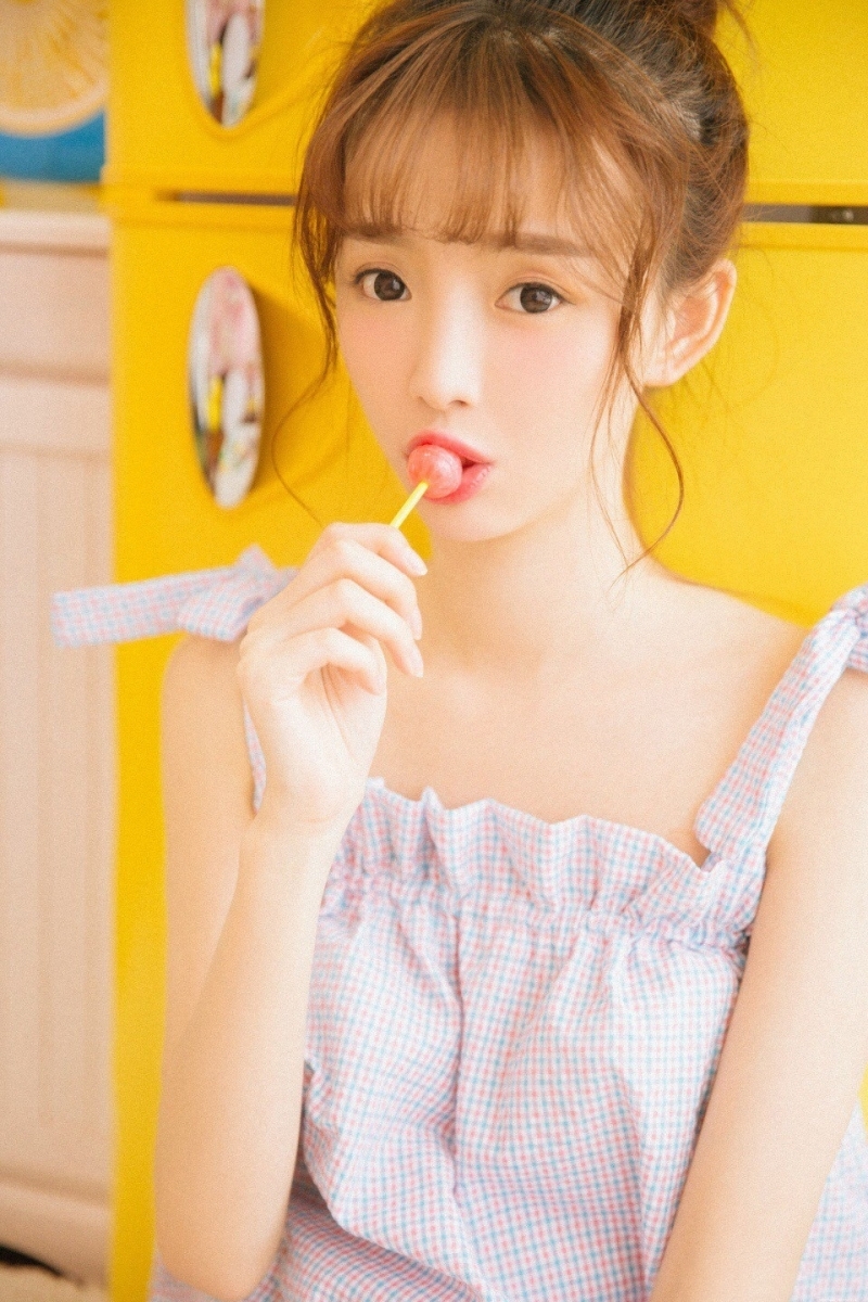 2020年元气美少女俏皮惹火私拍