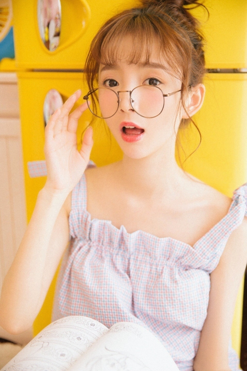 2020年元气美少女俏皮惹火私拍