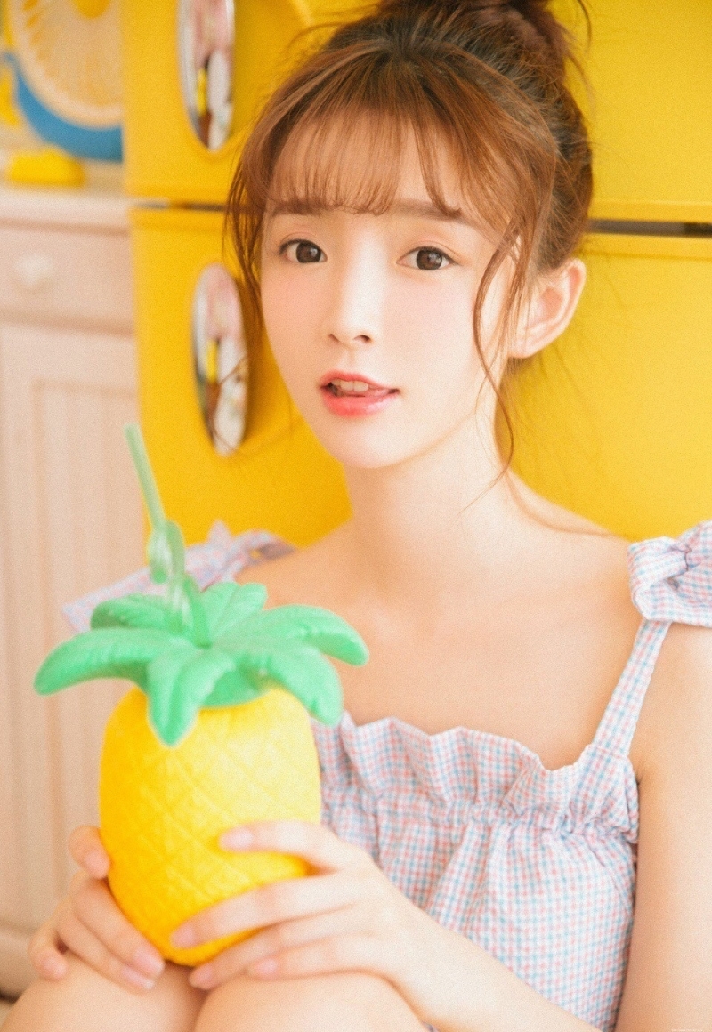 2020年元气美少女俏皮惹火私拍