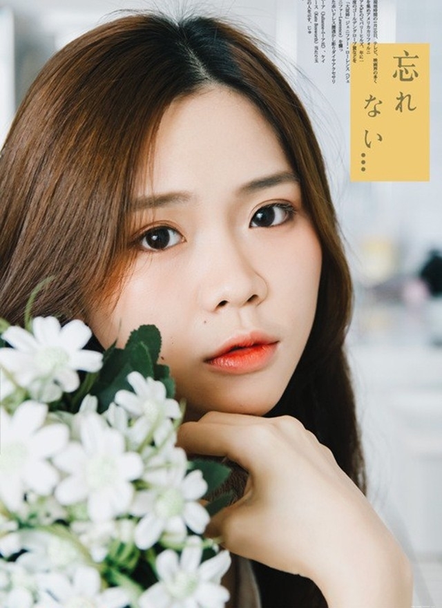 00后漂亮美眉明眸皓齿清纯写真