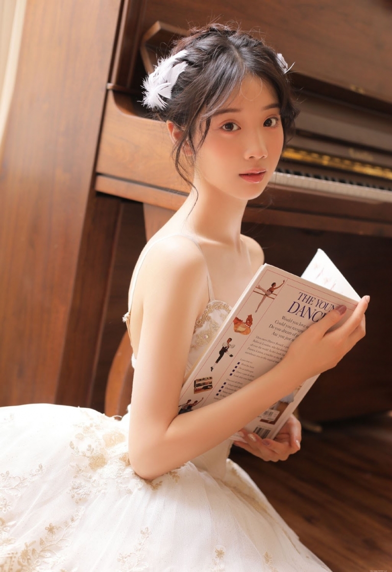 极品舞蹈少女娇躯玲珑惹火美女图