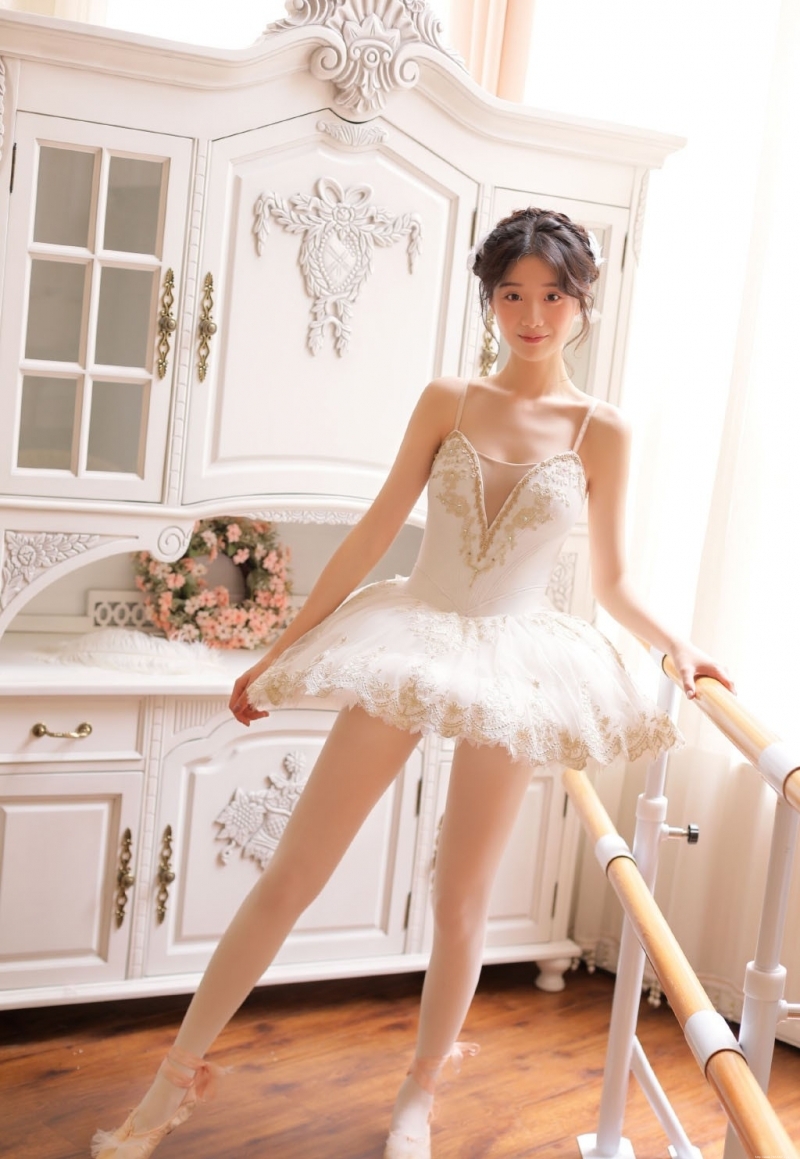 极品舞蹈少女娇躯玲珑惹火美女图