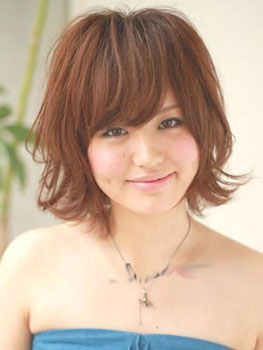 短发女生眉目清秀美女写真