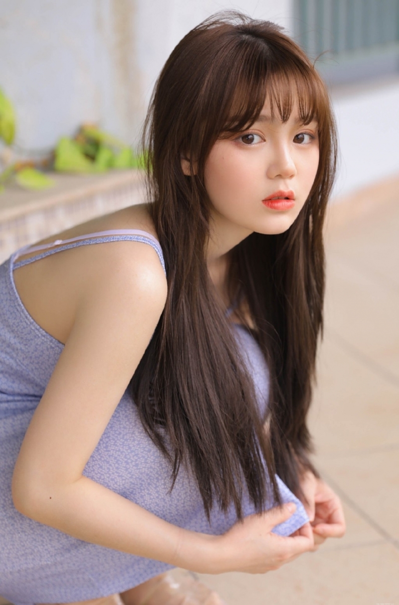 黑长直美女气质清新妹子图