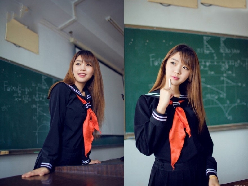 美女校花制服短裙黑丝美腿写真