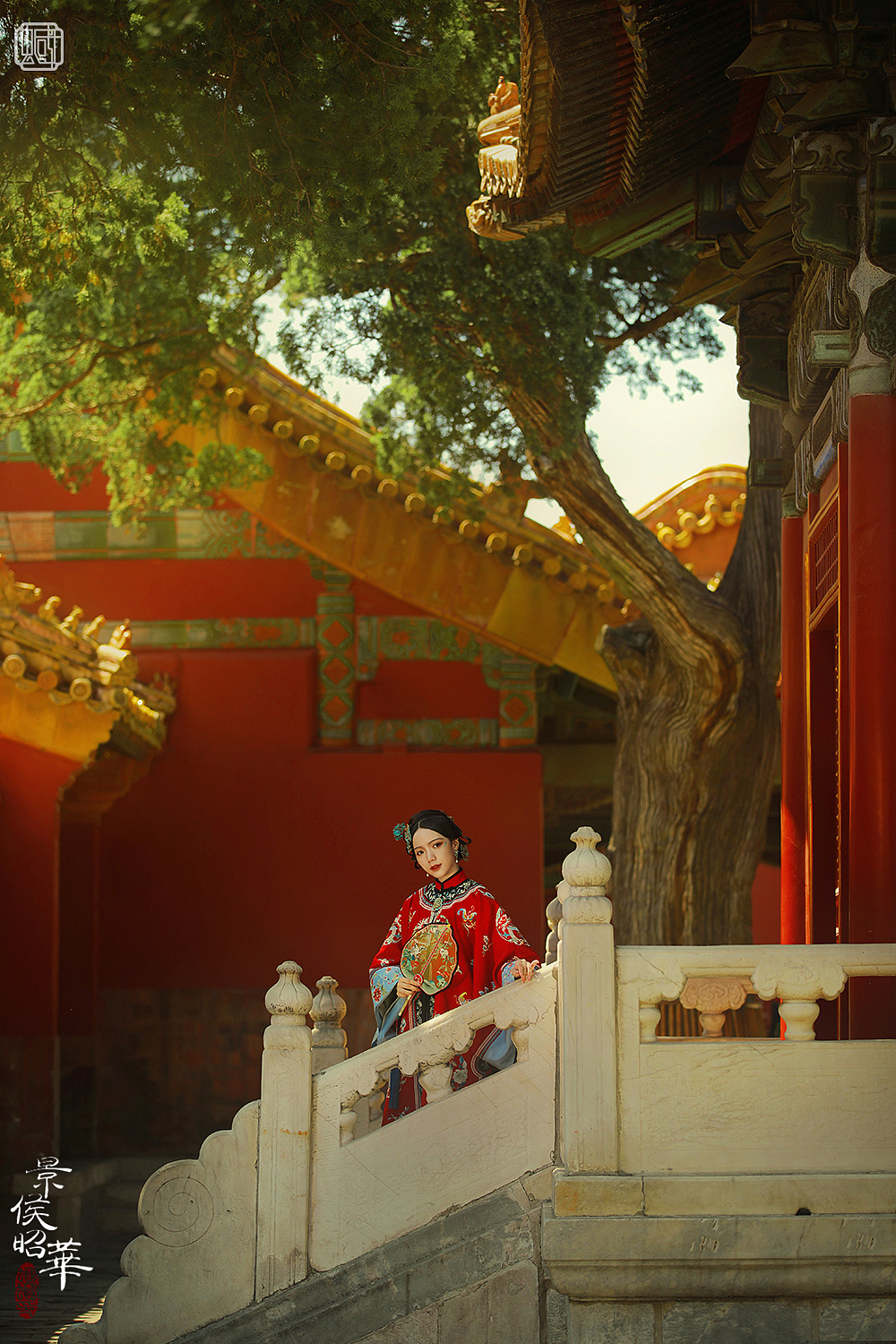 温婉大气的红妆美女复古汉服图片