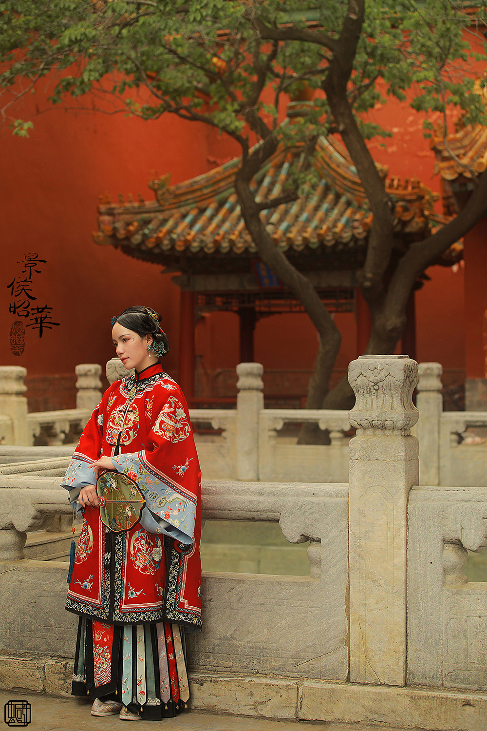 温婉大气的红妆美女复古汉服图片