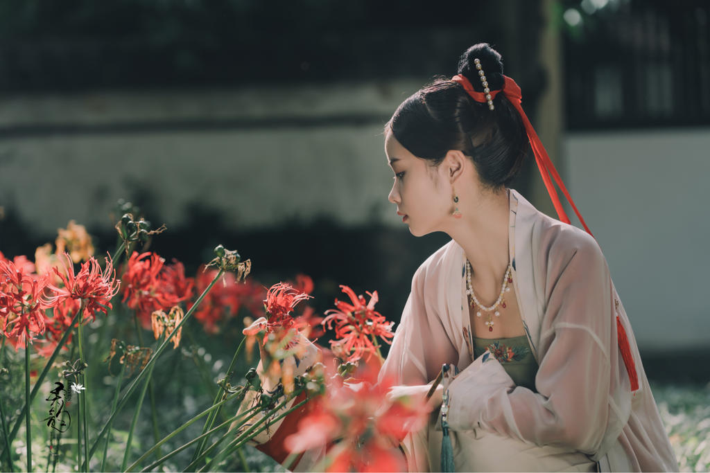 温婉端庄的汉服美女唯美古风摄影