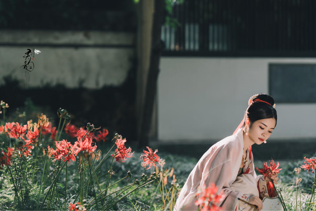 温婉端庄的汉服美女唯美古风摄影