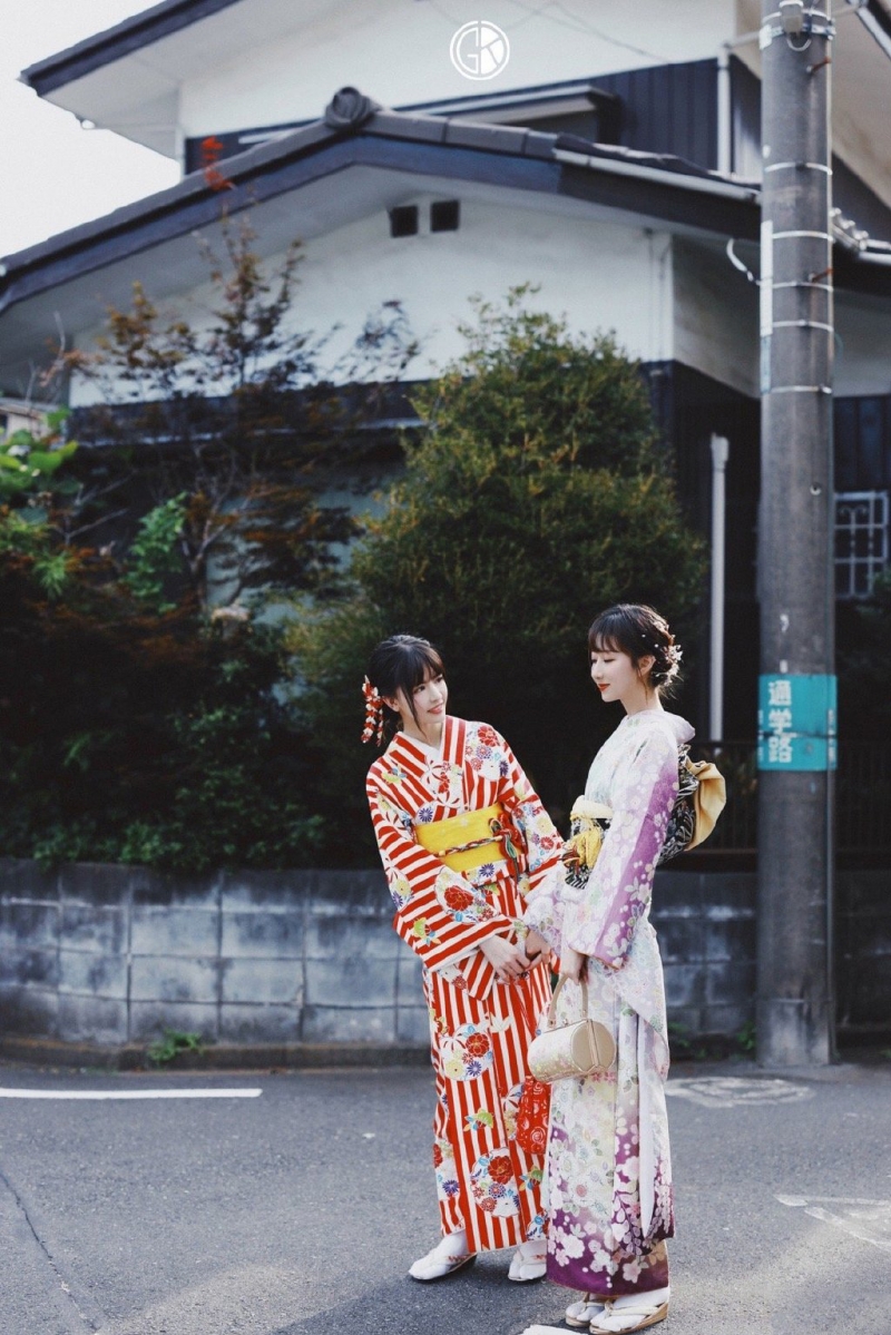 和服美女娇媚动人街拍图片