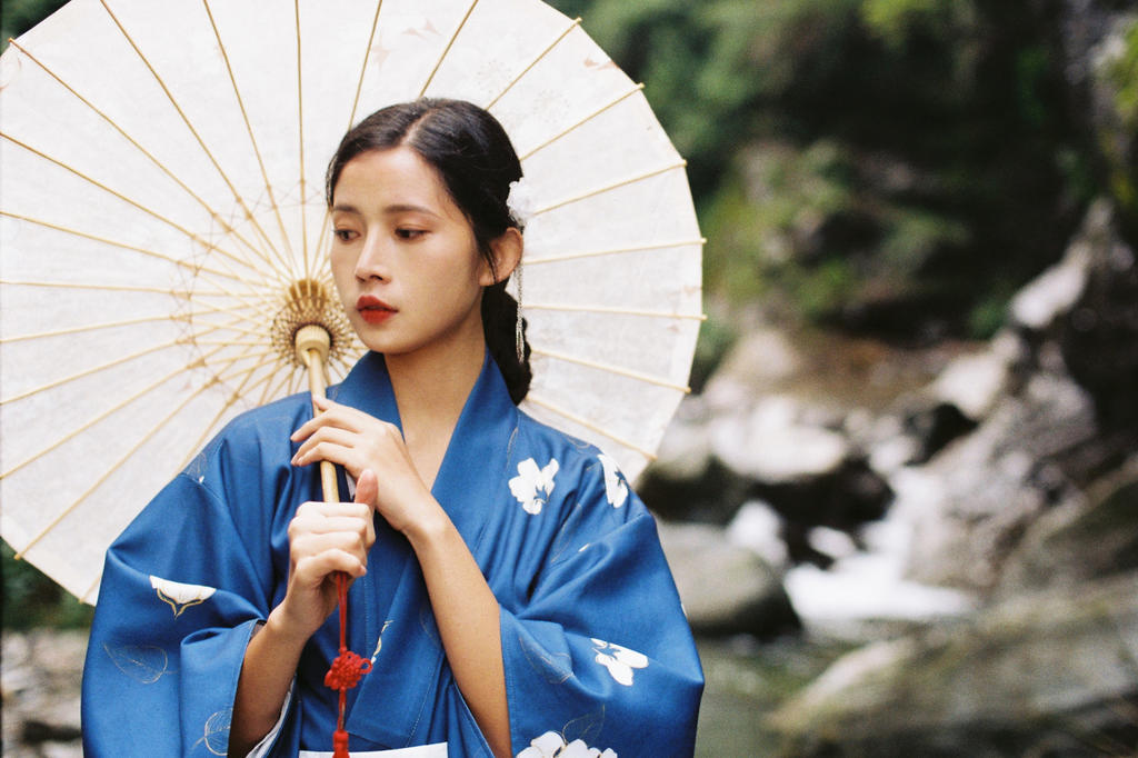 和服美女温婉古风摄影图片