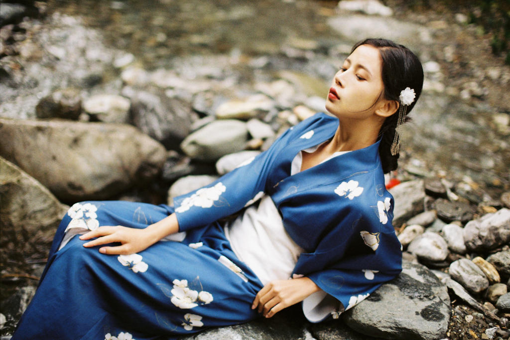 和服美女温婉古风摄影图片