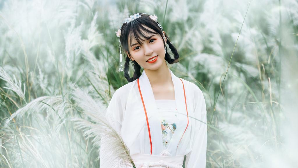 清纯古风美人芦苇荡里养眼汉服图片