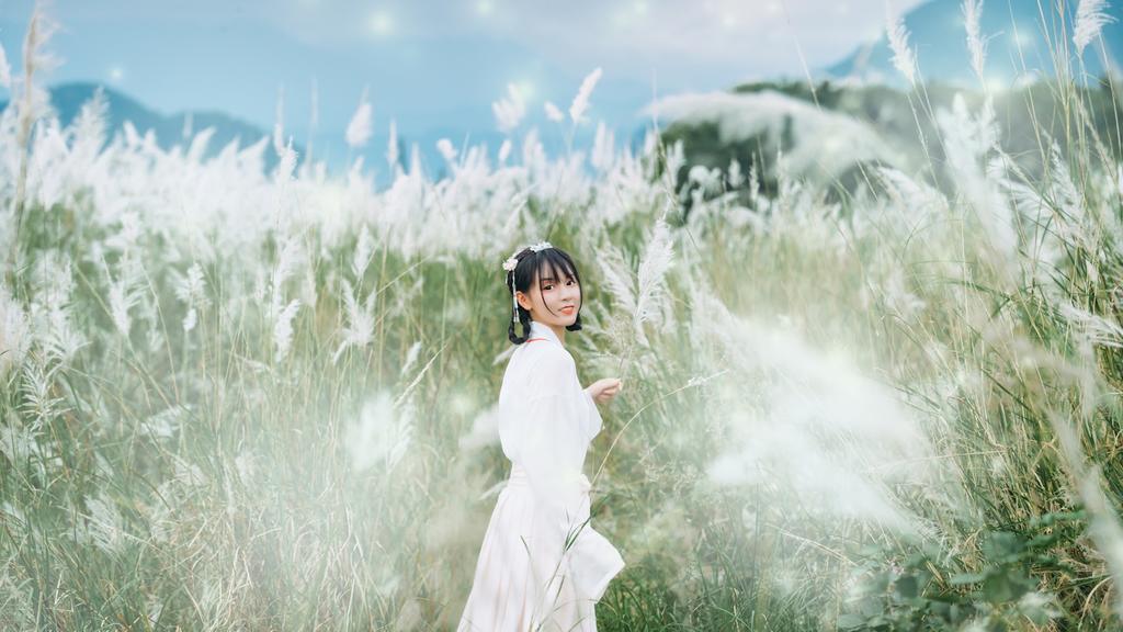 清纯古风美人芦苇荡里养眼汉服图片