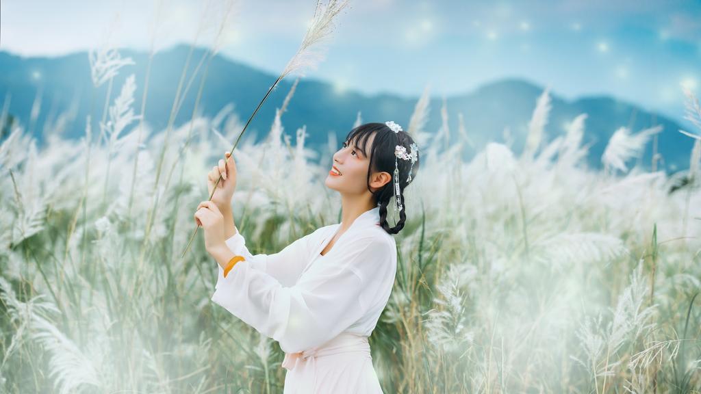 清纯古风美人芦苇荡里养眼汉服图片