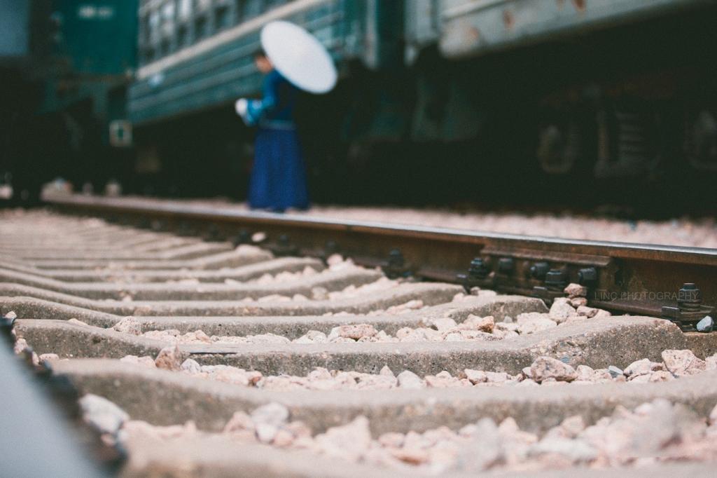 温婉大家闺秀火车站古风摄影