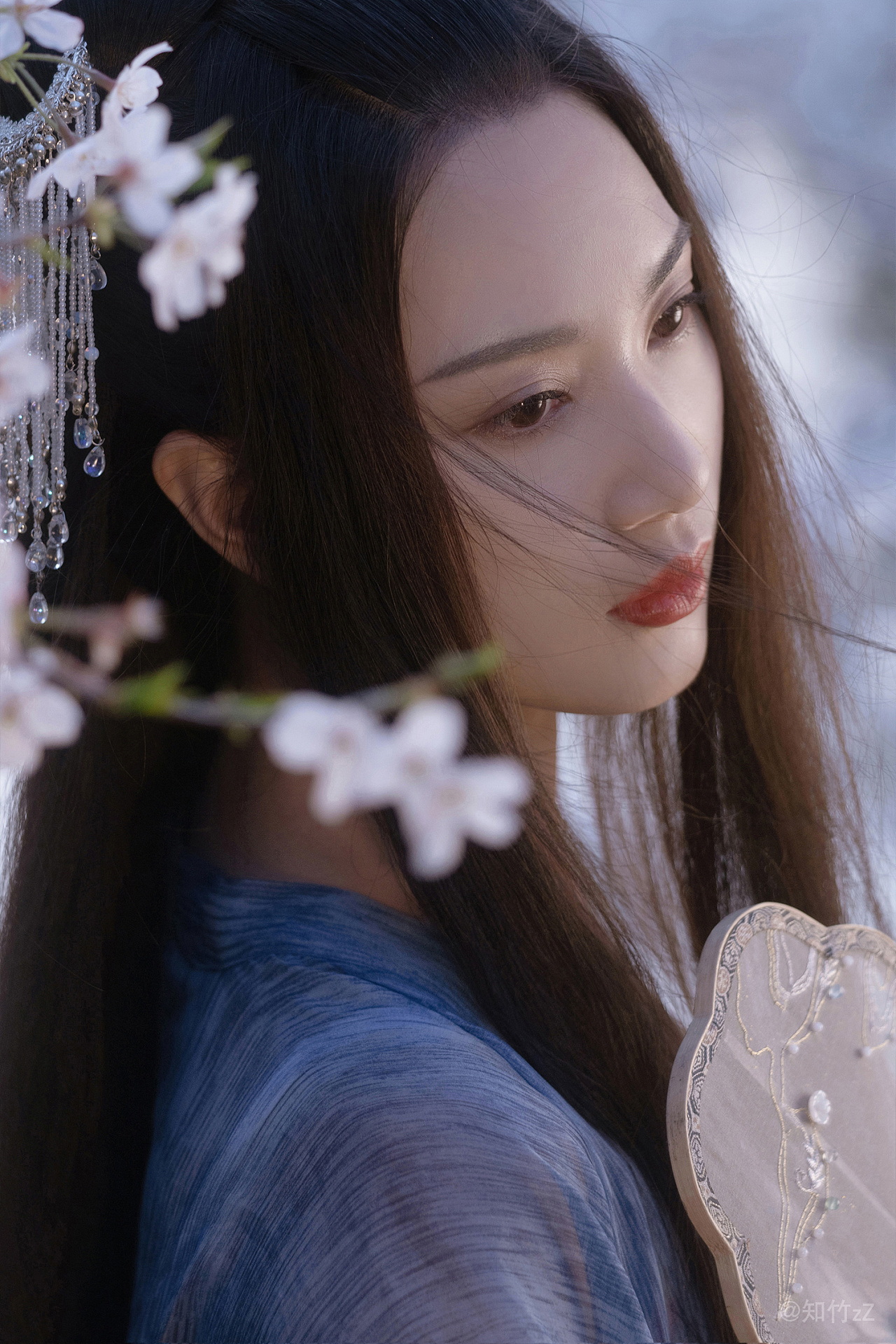 古装美女桃林风情万种古风摄影