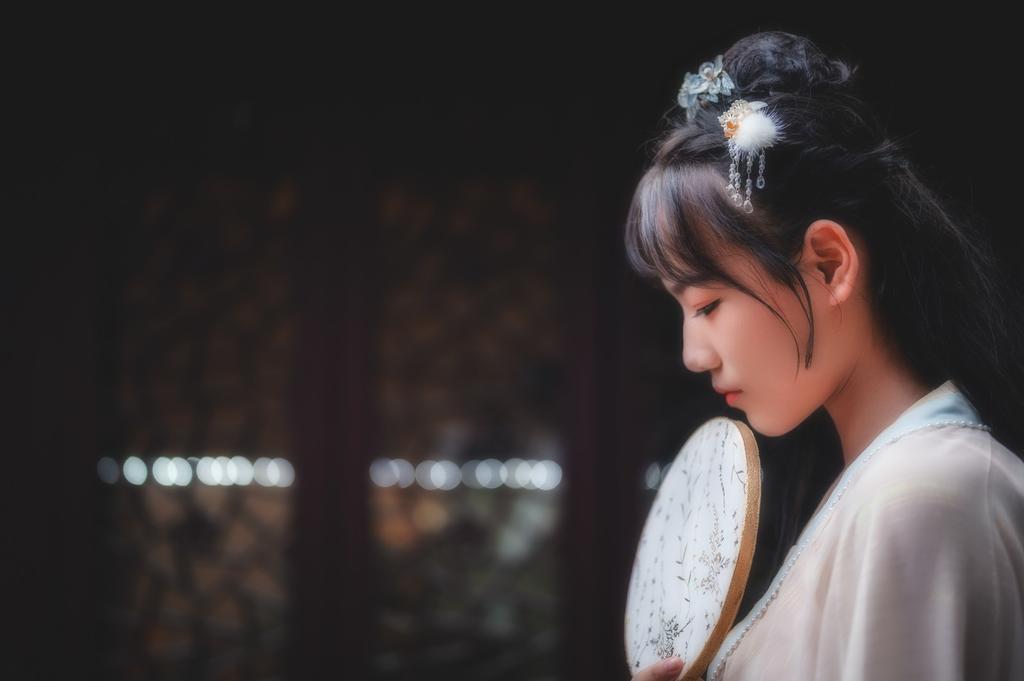 气质佳人唯美养眼古风摄影图片
