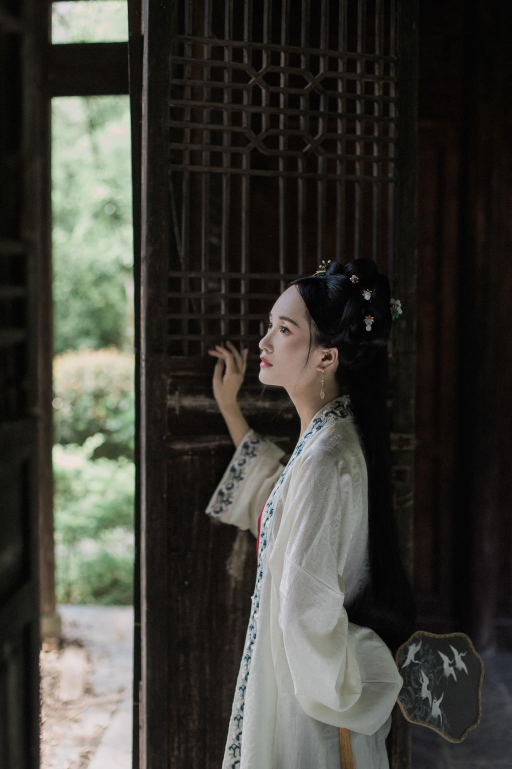 古装美人美目盼兮唯美汉服图片