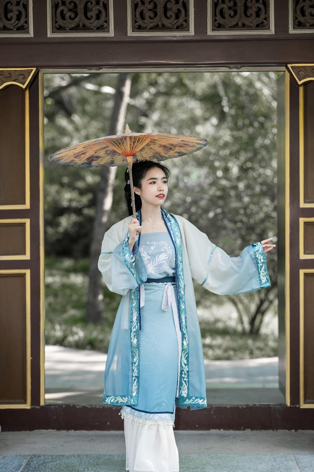 古装美人眉目如画唯美汉服图片