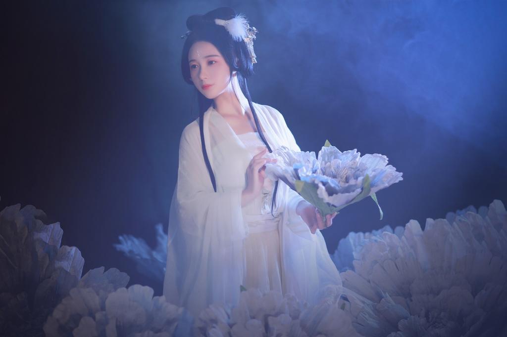 白衣古装美女仙气飘飘唯美写真