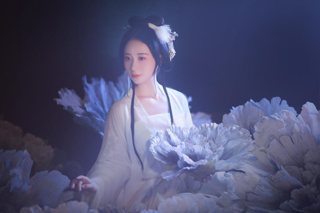 白衣古装美女仙气飘飘唯美写真