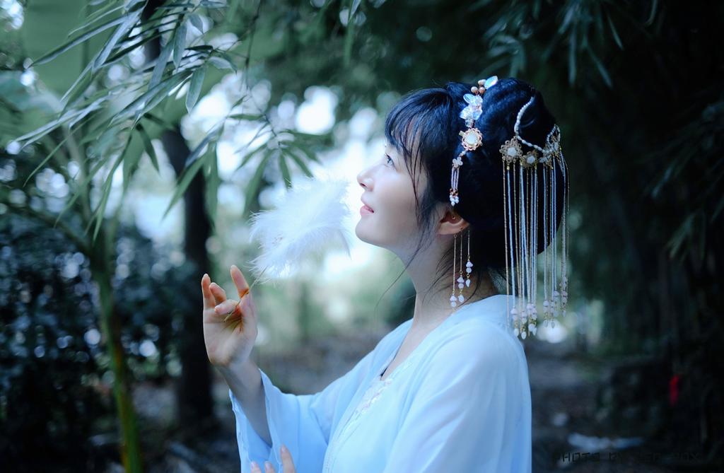 气质古装美人优雅端庄汉服图片